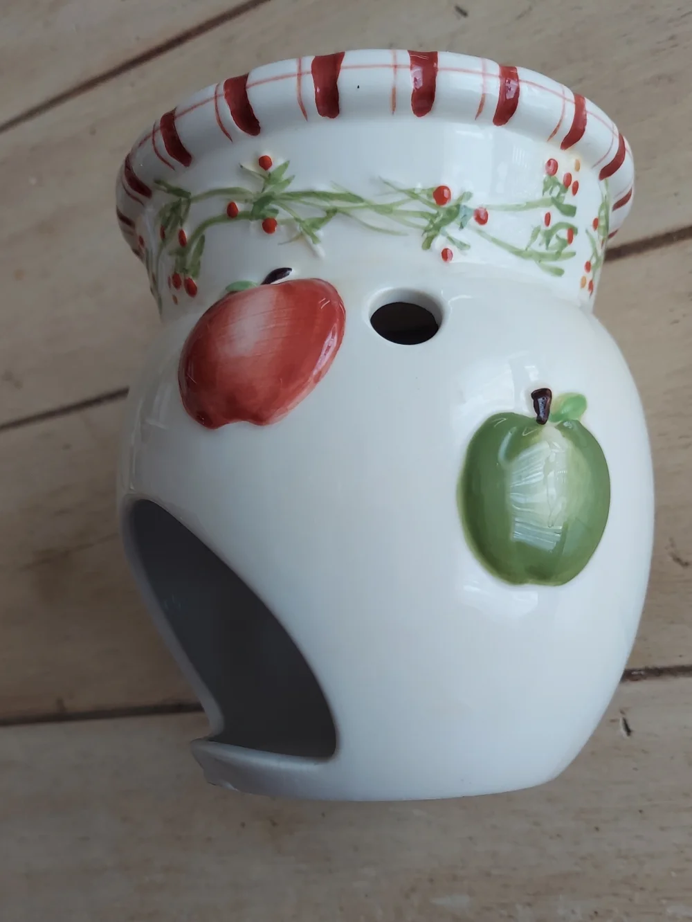 White Ceramic Wax Diffuser with Red & Green Apple Tree Motif XL NWOT 2018